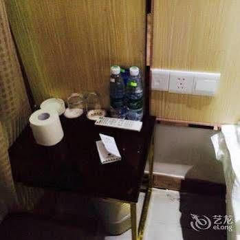 Kapok Hotel Zhuhai Esterno foto